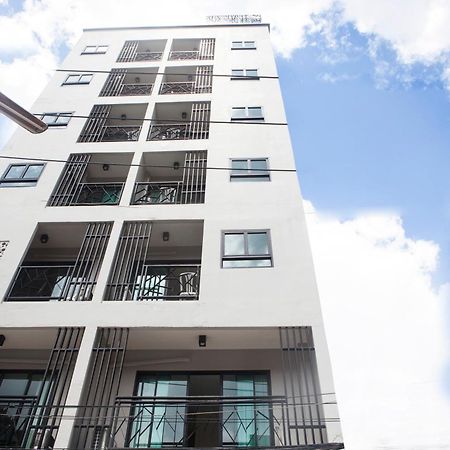 I Am O'Tel Patong Hotel Екстериор снимка