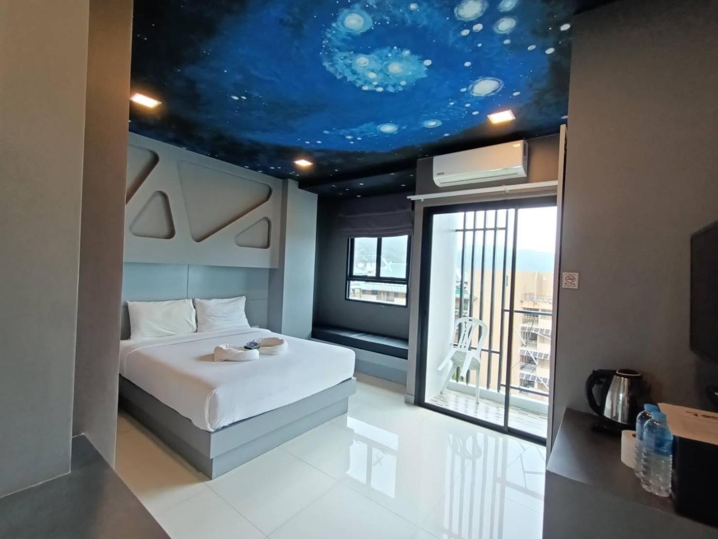 I Am O'Tel Patong Hotel Екстериор снимка